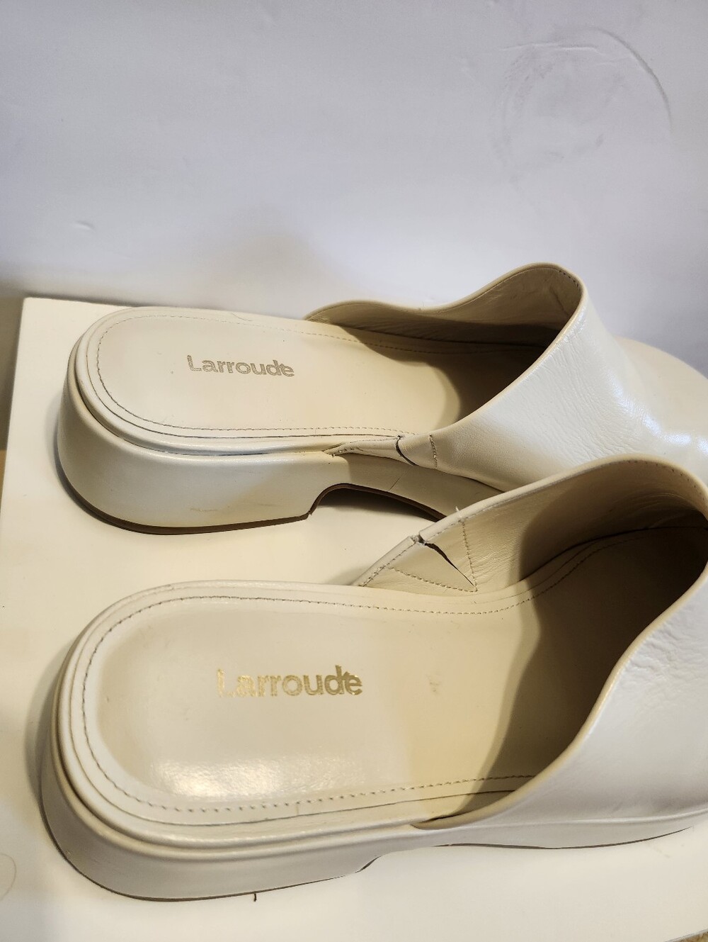 Larroudé "Miso" Cream Leather Platform Clogs /Mules Size 9 Original Retail $315 - Picture 4 of 10